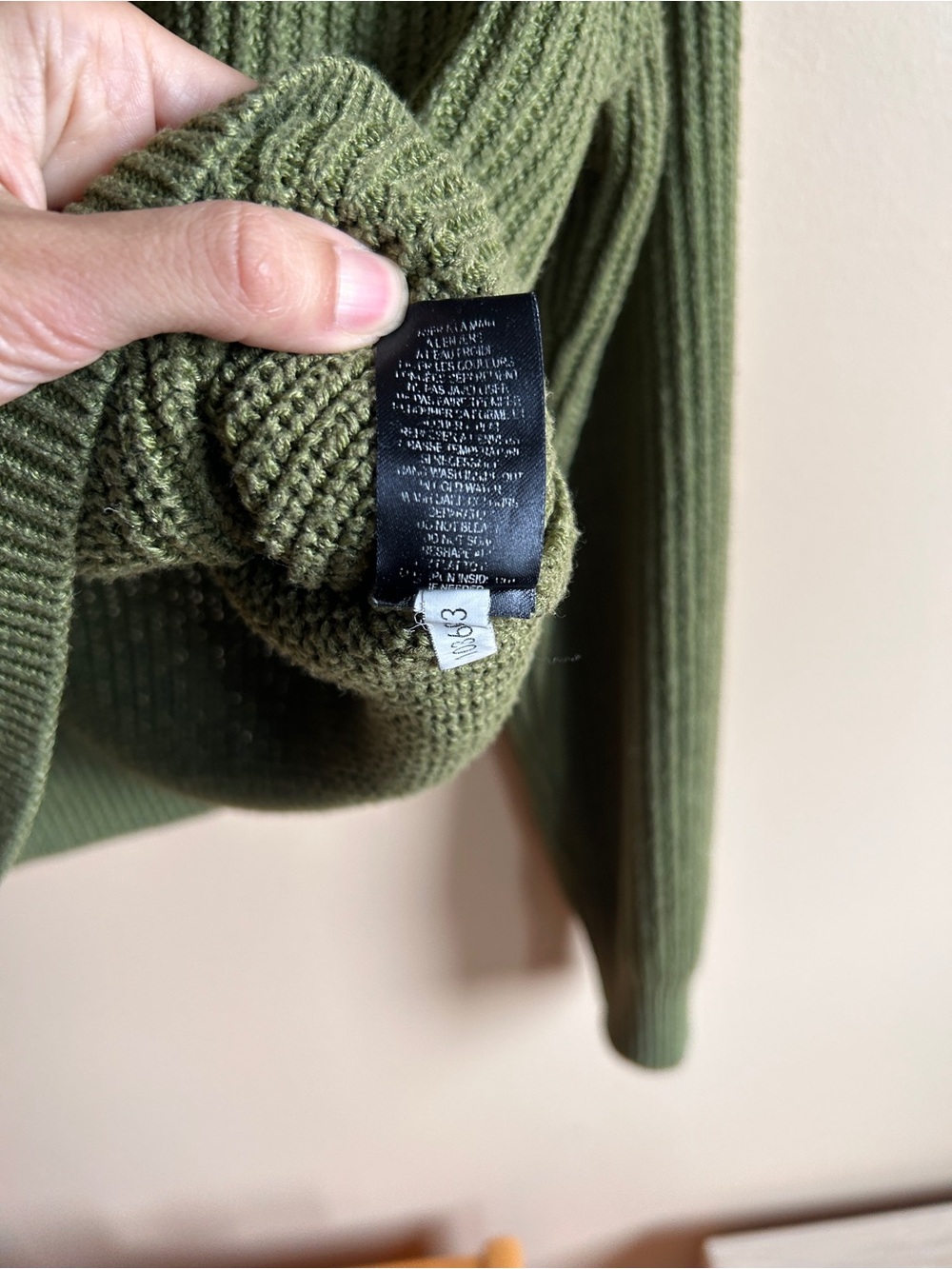 Simon’s Olive Green Ribbed Crewneck Sweater - Picture 4 of 5